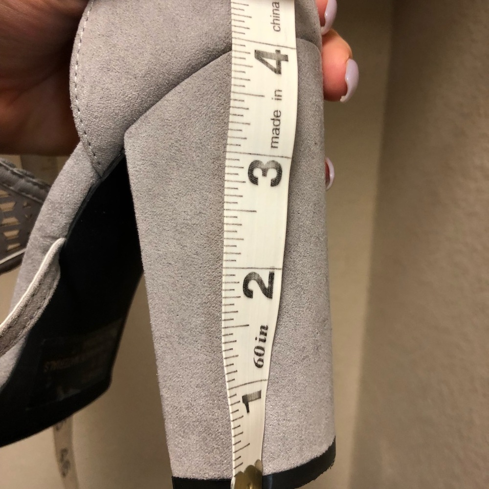 Super cute woven gray wedges❕❕❕ - Picture 6 of 6